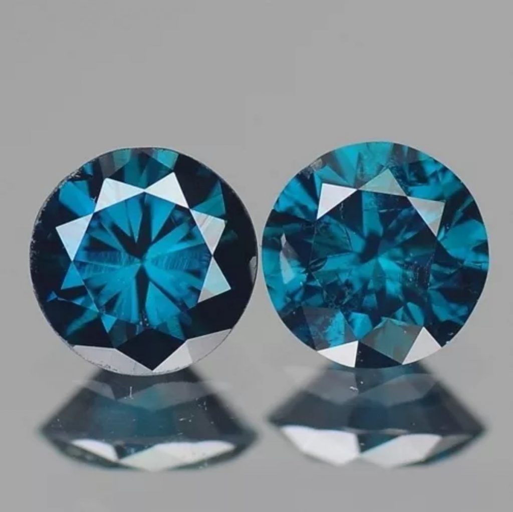 Diamantes Azuis