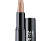 Makeup-Factory-Professional-Must-Haves-Real-Lip-lift